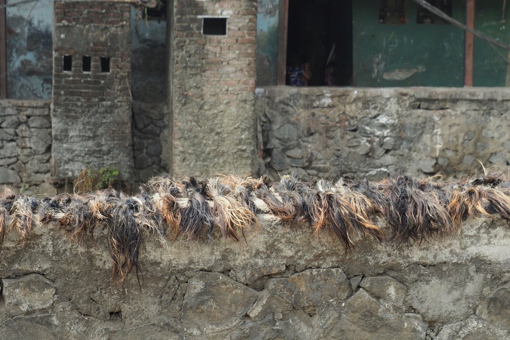 Poor women in Mumbai, India